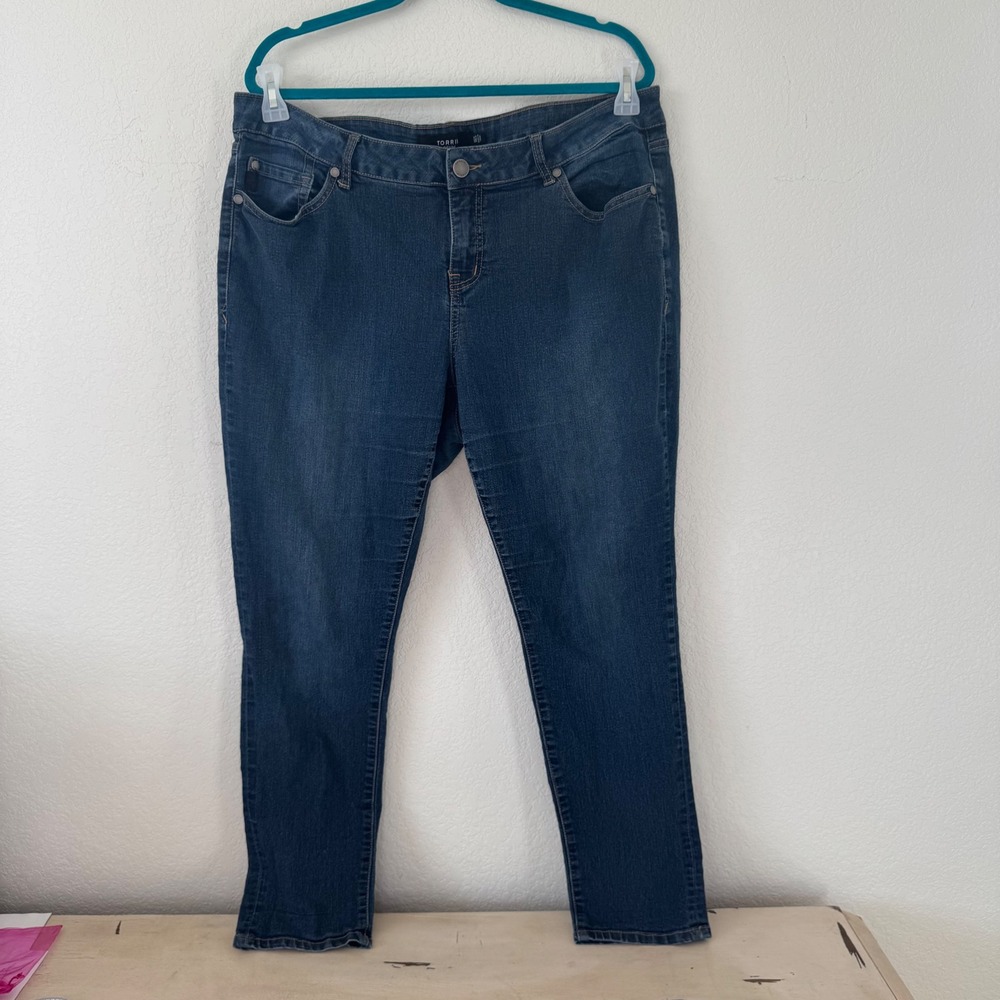 Torrid Denim Jeans Women's Size 16S Blue Wash Slim Fit Stretch Pants
